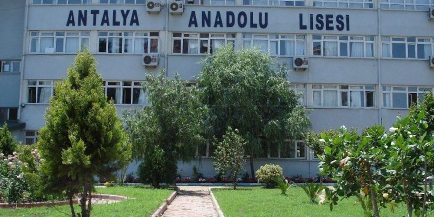 Antalya Anadolu Lisesi'nde harem selamlık uygulama