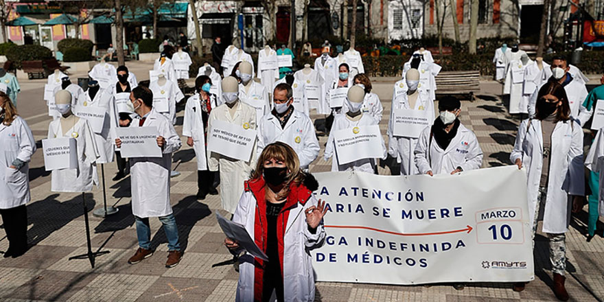 Madrid’de doktorlar süresiz greve gitti