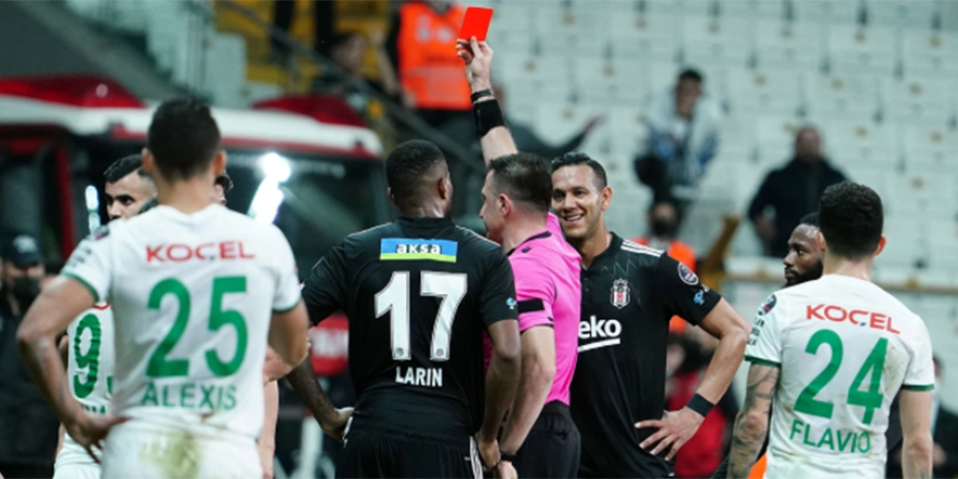 10 kişi kalan Beşiktaş, Giresunspor'a farklı mağlup oldu