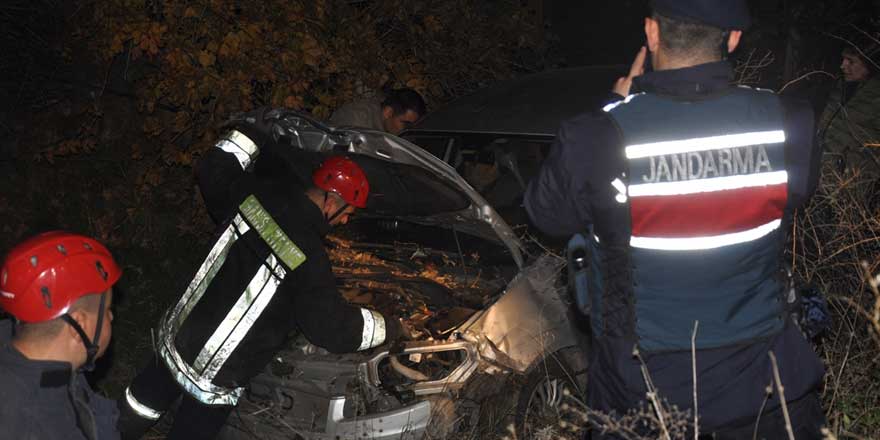 Manisa'da otomobil şarampole devrildi: 4 yaralı