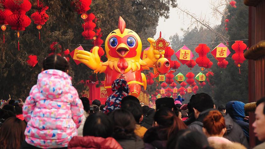 Çin Horoz Yılı'nı kutluyor