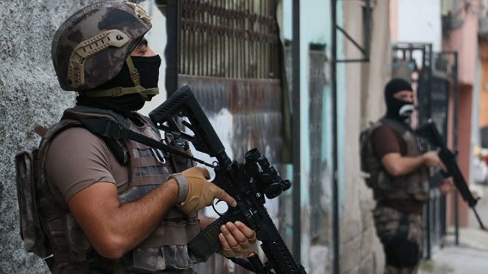 İzmir merkezli 28 ilde FETÖ operasyonu: 53 gözaltı