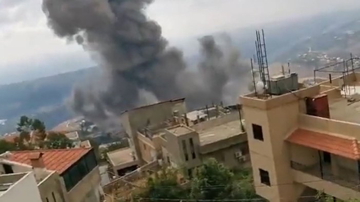 Güney Lübnan'da Hizbullah'ın silah deposunda patlama