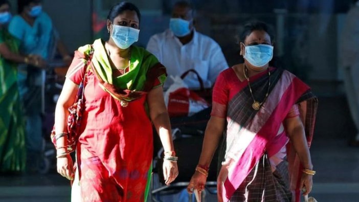 Hindistan'da son 24 saatte 884 kişi korona virüse yenik düştü