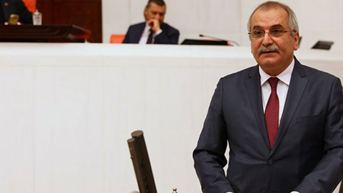 İYİ Partili Ahmet Çelik binlerce sağlık çalışanının cevabını merak ettiği soruyu Sağlık Bakanı Koca'ya sordu 