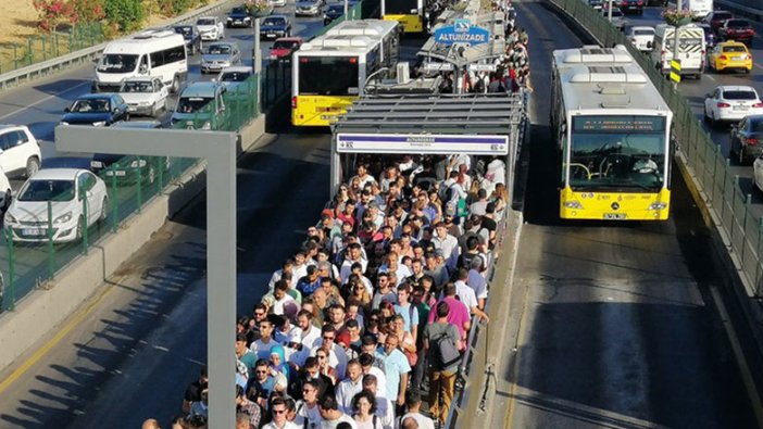 İBB'den toplu taşıma kararı! Bu saatler arasında ücretsiz olacak