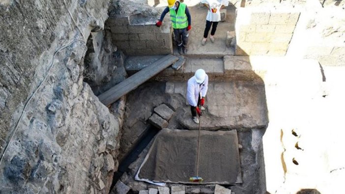 Kazdıkça tarih çıkıyor! Diyarbakır'da 1800 yıllık kalorifer sistemi bulundu