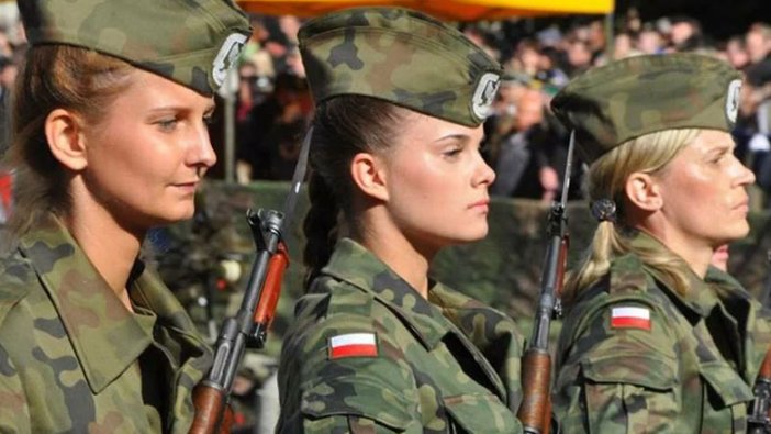 Hollanda'da cinsiyet eşitliği için kadınlara zorunlu askerlik