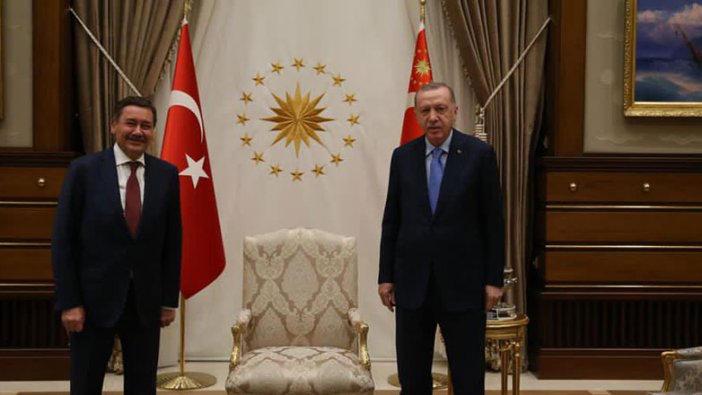 Cumhurbaşkanı Erdoğan görevden aldığı Melih Gökçek ile Saray'da görüştü