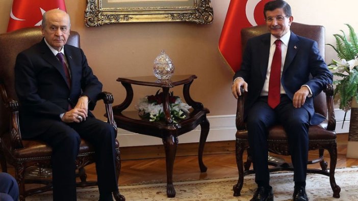 Ahmet Davutoğlu'ndan gündemi sarsacak Devlet Bahçeli açıklaması! Koalisyon görüşmesinde çok konuşulacak saat detayı