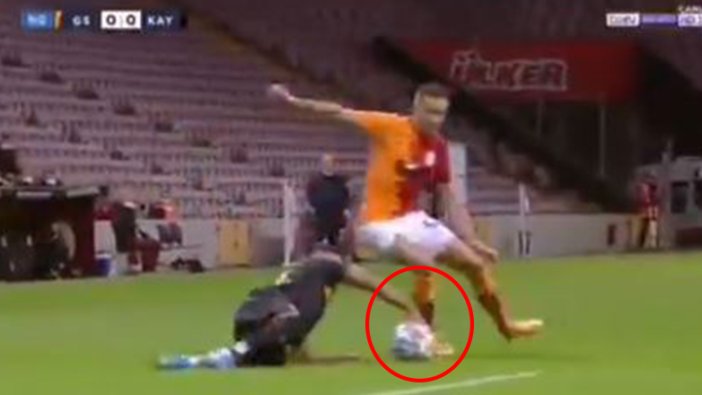 Galatasaray'a karşı topa elle müdahale ettiği için oyundan atılan Muğdat Çelik'ten bomba yorum!