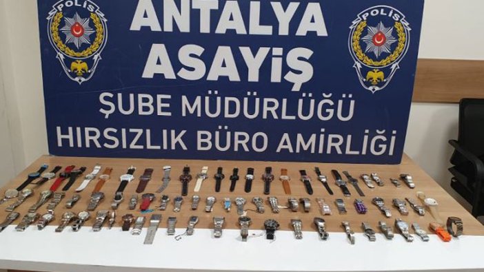Antalya'da böyle hırsızlık görülmedi! Sadece saat çalıyor 