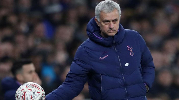 Tottenham'ın teknik direktörü Jose Mourinho'nun gözdesi Altay Bayındır