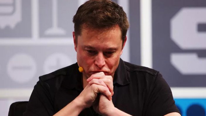 Elon Musk tahtını kaybetti! Tesla hisseleri düştü