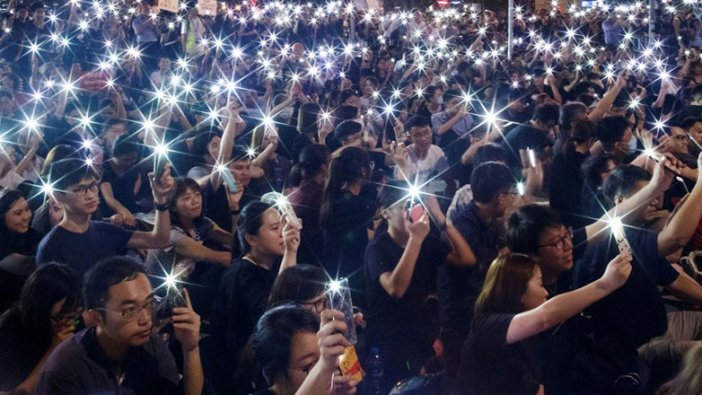Hong Kong'da 47 aktivist gözaltına alındı