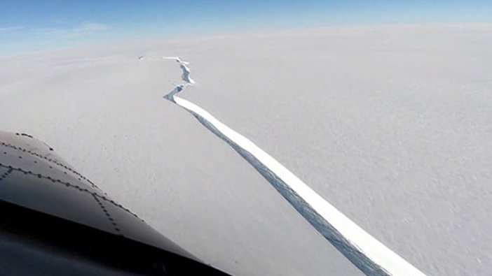 Antarktika’da tehlike saçan büyük bir buzul...
