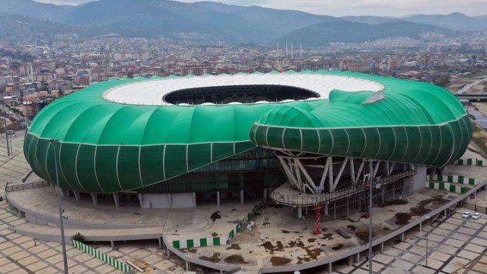 Bursaspor'un stadında elektrikler, ödenmeyen borçlar nedeniyle kesildi