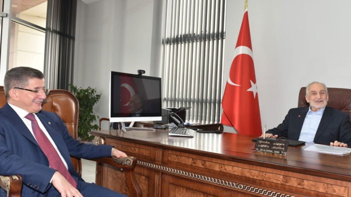 Ahmet Davutoğlu'ndan Oğuzhan Asiltürk'e ziyaret