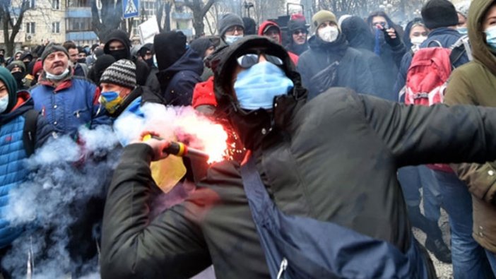 Ukrayna'da sokaklar karıştı! Sergey Sternenko'nun tutuklanması protesto edildi