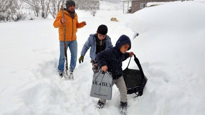 Kırşehir, Çankırı ve Konya'da yüz yüze eğitimde kar engeli yaşandı