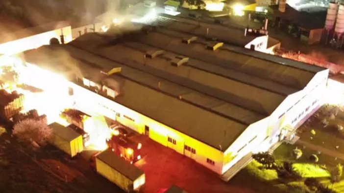İstanbul'da gıda üretim tesisinde yangın