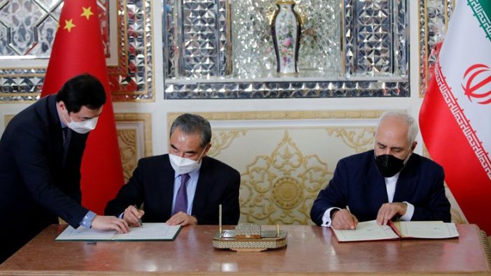 İran ve Çin 25 yıllık işbirliği anlaşması imzaladı