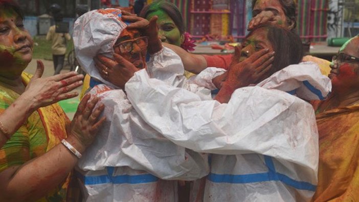 Holi Festivali kutlamaları sırasında 41 kişi hayatını kaybetti