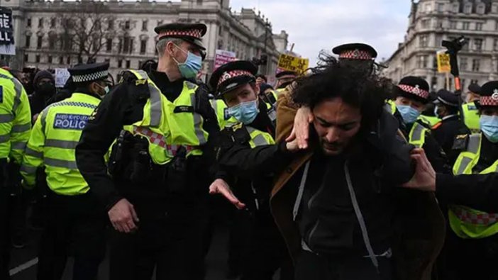 İngiltere'yi karıştıran yasa tasarısı: Protestolarda çok sayıda gözaltı