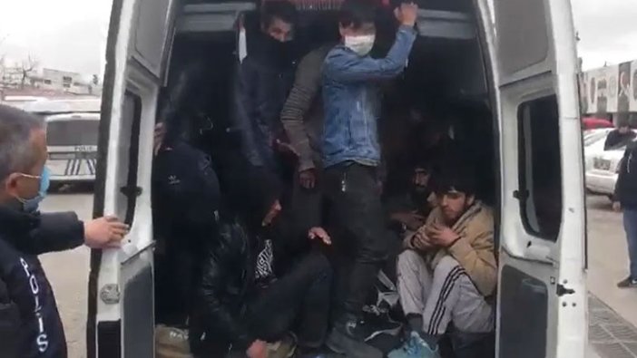 Ankara'da 17 kişilik minibüsten 40 kişi çıktı! 12 saattir...