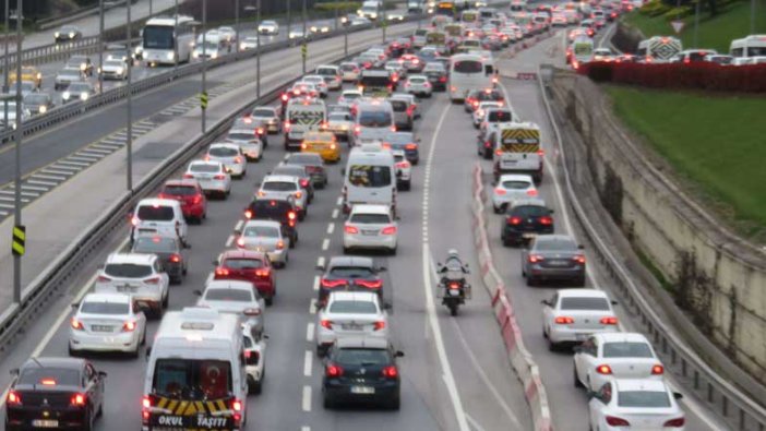 İstanbul'da trafik durdu! An itibariyle yoğunluk yüzde 78