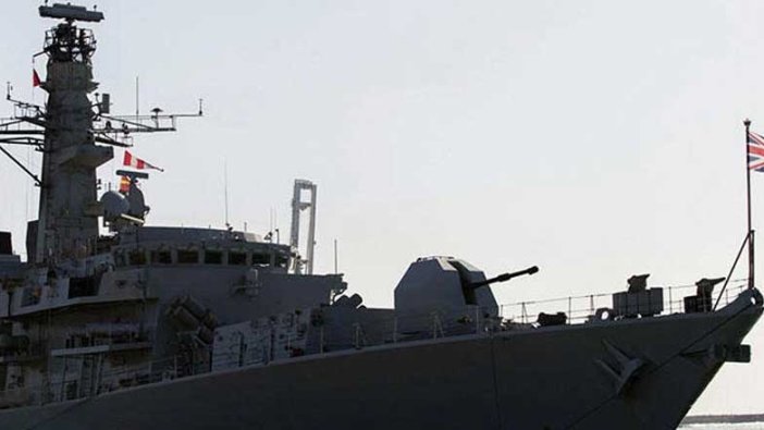 İngiliz savaş gemisinden Türkiye'ye bildirim