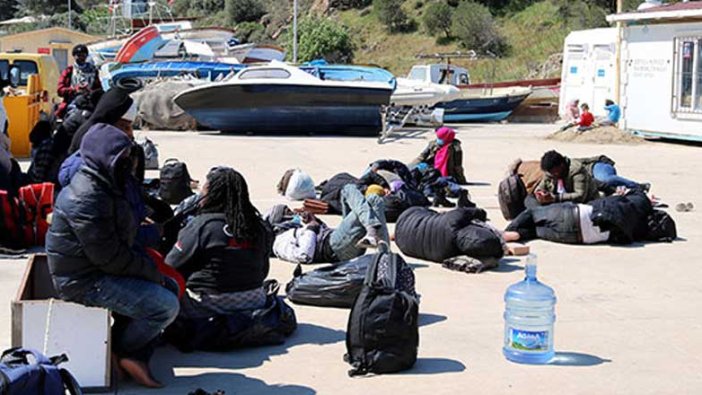 İzmir'de 23 kaçak göçmen kurtarıldı
