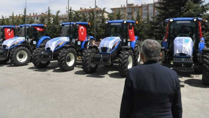 AKP’li değilsen traktör yok! Kayseri Büyükşehir Belediye'sinden skandal karar