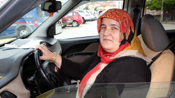 Burdur'un ilk kadın taksi şoförü!