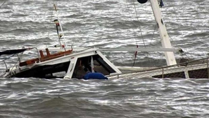 Tekne alabora oldu! En az 15 kişi hayatını kaybetti