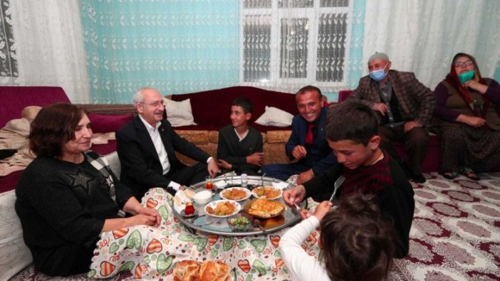 Kemal Kılıçdaroğlu Çubuk'taki linç girişiminde misafir olduğu aile ile iftar yaptı
