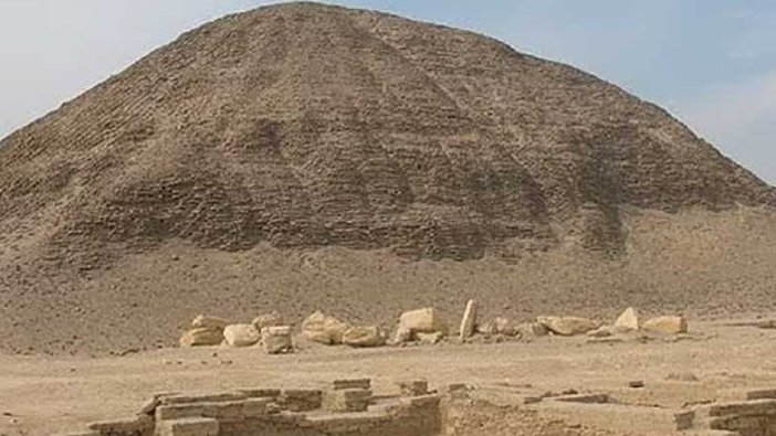 Bu piramitin içine girmek cesaret ister! III. Amenemhat'ın tuzaklarla dolu mezarı