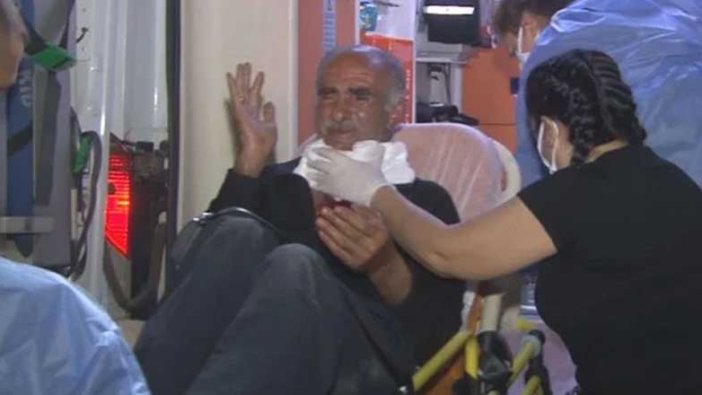 İzmir'de bankta oturan kişiyi para vermediği için boynundan yaraladılar