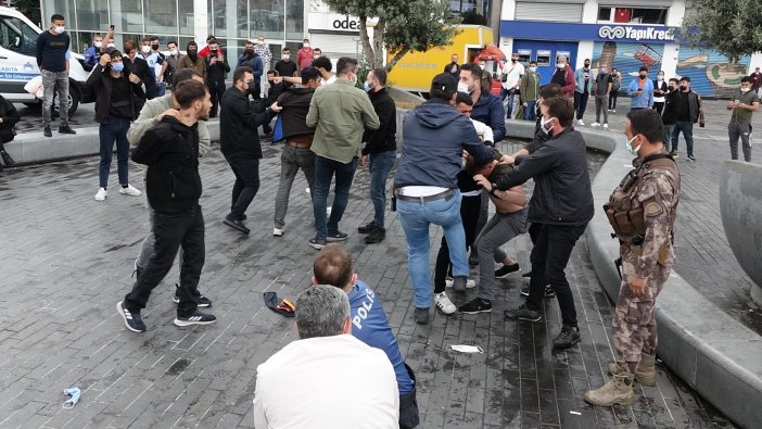 Taksim Meydanı'nda ortalık karıştı... Özel Harekat polisi ayırdı