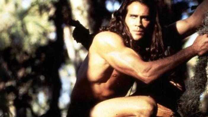 Tarzan rolüyle tanınan ABD'li oyuncu Joe Lara, düşen uçakta hayatını kaybetti