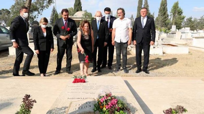 CHP lideri Kemal Kılıçdaroğlu, Kutlu Adalı’nın mezarını ziyaret etti