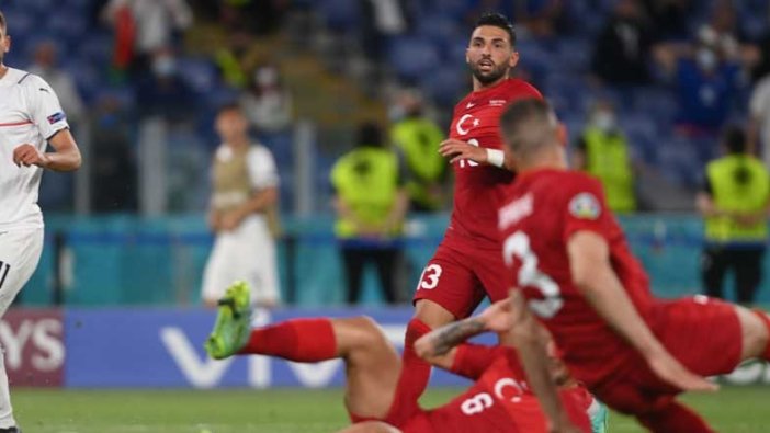 İtalyan taraftar, Türkiye maçının skorunu ve golleri atanları bildi