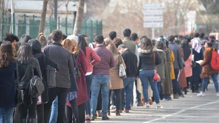 CHP'li Sezgin Tanrıkulu: Her üç gençten ikisi işsiz!