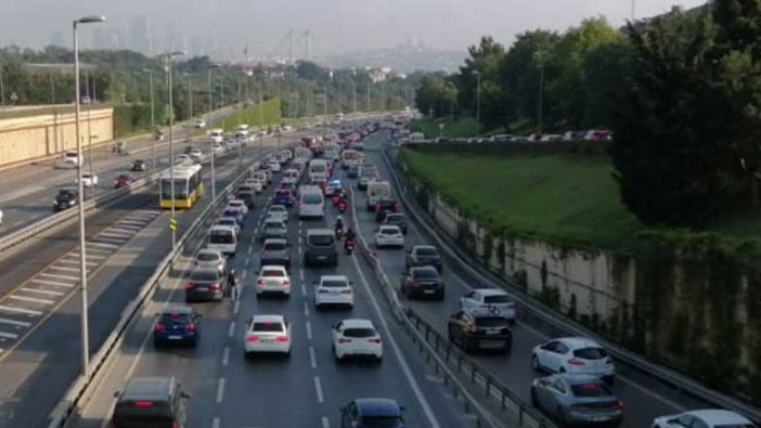 İstanbul'da erken saatlerde trafik yoğunluğu