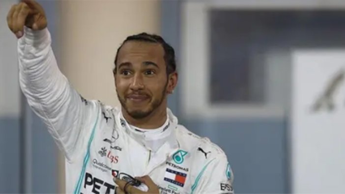 F1 Büyük Britanya Grand Prix'sinde sıralama turlarının galibi Lewis Hamilton