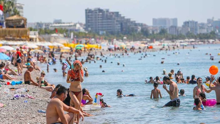 Belediye başkanları uyarı üstüne uyarı yapıyor... Tatilciler sahillere kabus gibi çöktü