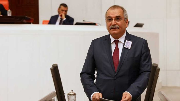 İYİ Partili Ahmet Çelik'ten Hikmet Tekin anması