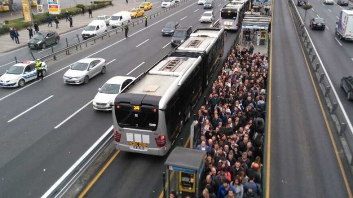 İmzalar atıldı, İstanbul'a 160 yeni metrobüs geliyor