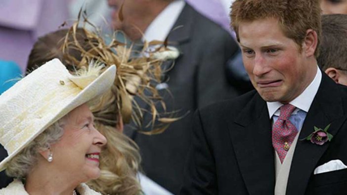 Prens Harry, BBC belgeselinde Kraliçe'yi taklit etti
