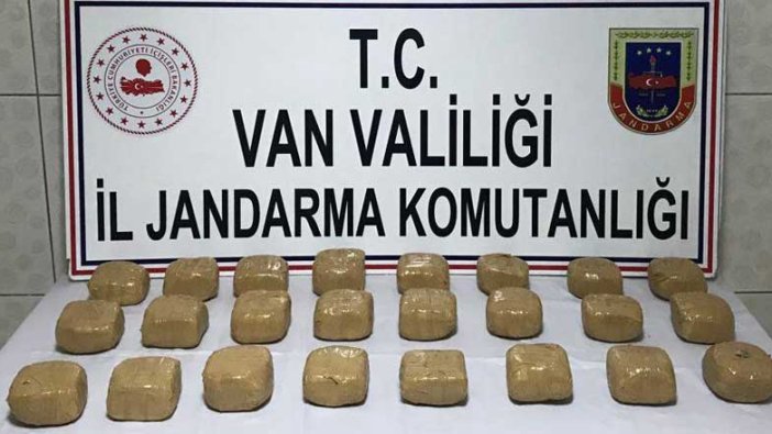 Van'ın İpekyolu ilçesinde molozların arasından 11 kilo eroin çıktı